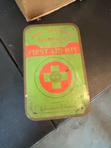 Vintage-Boy-Scouts-of-America-Official-First-Aid-Kit-Tin-by-Johnson-Johnson