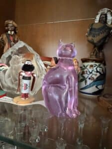 Vintage-Fenton-Pink-Glass-Cat-Figurine-B