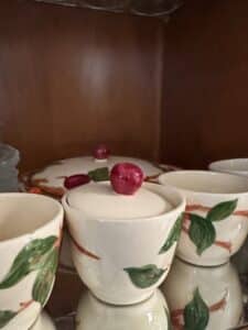 Vintage-Franciscan-Apple-Pattern-Tea-Service-second-image