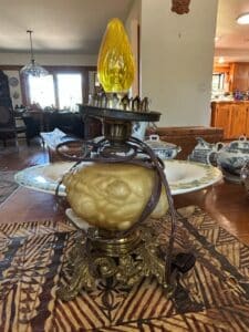Vintage-Frosted-Floral-Glass-and-Brass-Table-Lamp