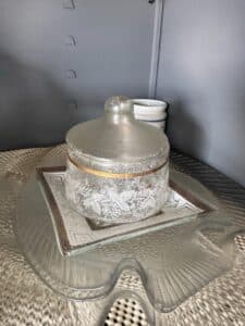 Vintage-Frosted-Glass-Candy-Dish-with-Grape-and-Leaf-Pattern-Gold-Band
