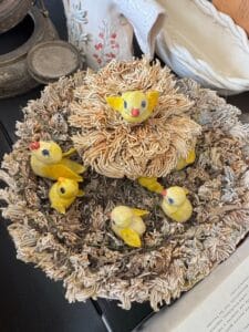 Vintage-Italian-Spaghetti-Porcelain-Bird-Nest-Figurine