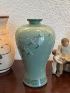Vintage-Korean-Celadon-Maebyeong-Crane-Vase-with-Makers-Mark