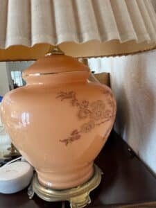 Vintage-Peach-Ceramic-Ginger-Jar-Table-Lamp-with-Floral-Motif-second-image
