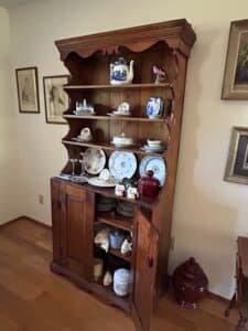 Vintage-Pine-Stepback-Hutch