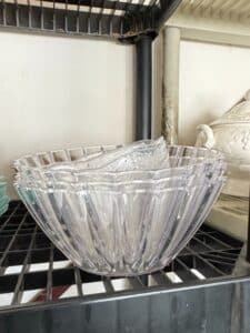 Vintage-Pressed-Glass-Ribbed-Serving-Bowl