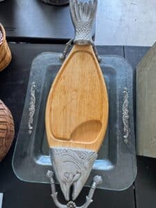 Winsome-Wood-Fish-Shaped-Serving-Tray