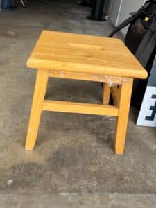 Wooden-Step-Stool-with-Hand-Hole