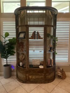 Blue Moon NW: Hollywood Treasures and More in Silverstone (Conroe)