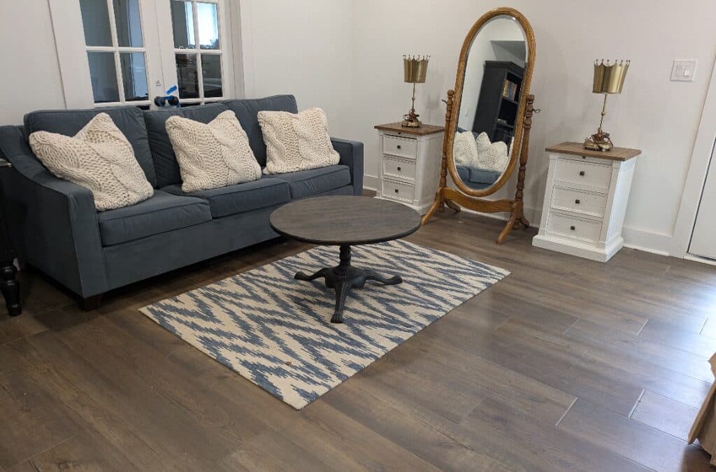 Designer’s Dream in Brookfield Country Club – Decor, Furniture, Lighting & more!