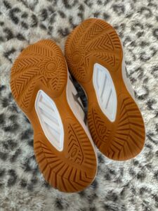 ASICS-Womens-Upcourt-Volleyball-Shoes-third-image