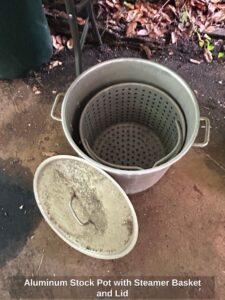 Aluminum-Stock-Pot-with-Steamer-Basket-and-Lid-second-image