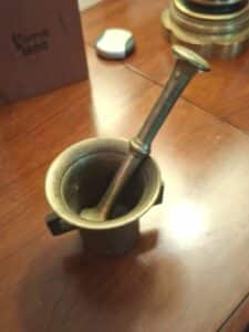 Antique-Brass-Apothecary-Mortar-and-Pestle-Set
