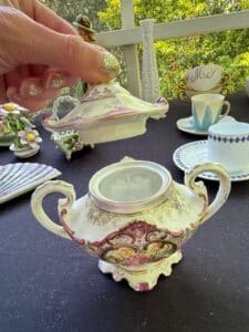 Antique-R.S.-Prussia-Porcelain-Sugar-Bowl-with-Lid-second-image