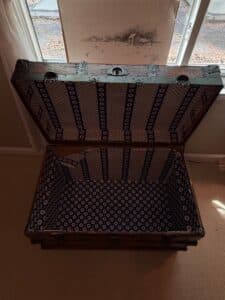 Antique-Steamer-Trunk-fourth-image