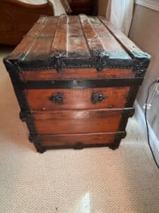 Antique-Steamer-Trunk-third-image