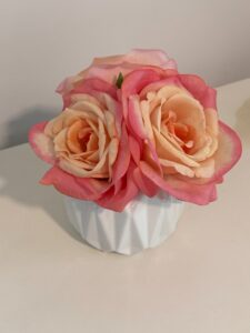 Artificial-Roses-in-Geometric-Vase