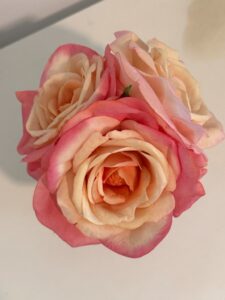 Artificial-Roses-in-Geometric-Vase-second-image