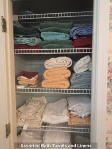 Assorted-Bath-Towels-and-Linens