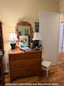 Assorted-Collectibles-and-Household-Items-fourth-image