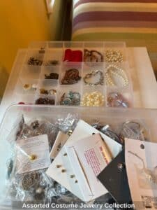 Assorted-Costume-Jewelry-Collection-fifth-image