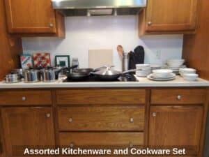 Assorted-Kitchenware-and-Cookware-Set