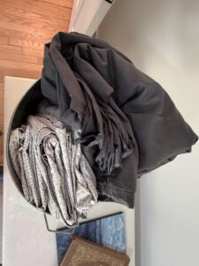 Assorted-Linens-and-Bedding-third-image