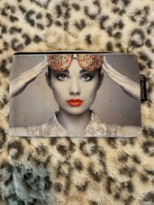 Audrey-Hepburn-Breakfast-at-Tiffanys-Style-Cosmetic-Bag