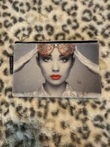 Audrey-Hepburn-Breakfast-at-Tiffanys-Style-Cosmetic-Bag-second-image