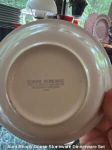 Aunt-Rhody-Goose-Stoneware-Dinnerware-Set-fifth-image