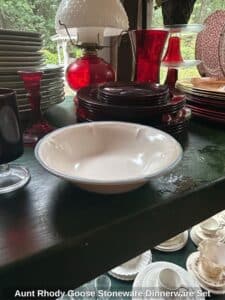 Aunt-Rhody-Goose-Stoneware-Dinnerware-Set-fourth-image
