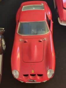 Bburago-Ferrari-GTO-Scale-Diecast-Model-Car
