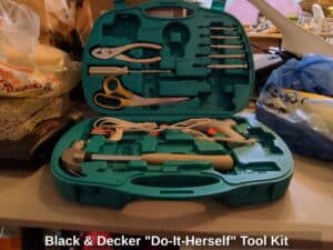 Black-Decker-Do-It-Herself-Tool-Kit-second-image