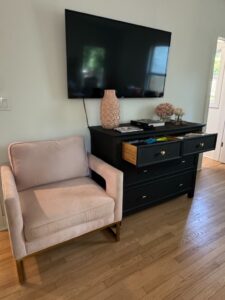 Black-Painted-Three-Drawer-Dresser-second-image