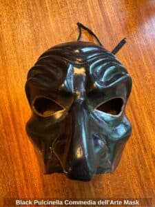 Black-Pulcinella-Commedia-dellArte-Mask
