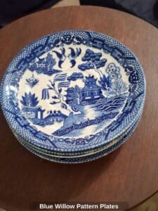 Blue-Willow-Pattern-Plates