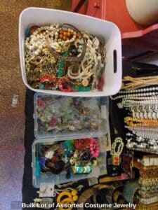 Bulk-Lot-of-Assorted-Costume-Jewelry