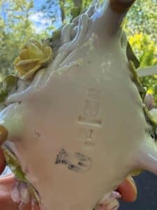 Capodimonte-Porcelain-Basket-with-Roses-second-image