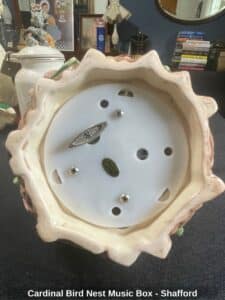 Cardinal-Bird-Nest-Music-Box-Shafford-second-image
