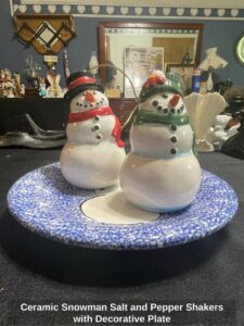 Ceramic-Snowman-Salt-and-Pepper-Shakers-with-Decorative-Plate