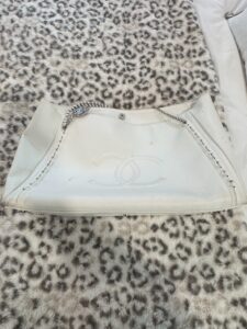 Chanel-White-Leather-Rodeo-Drive-Hobo-Bag