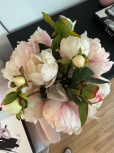 Faux-Peony-Arrangement-in-Crystal-Vase-second-image