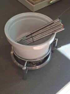 Fondue-Set-with-Ceramic-Pot-and-Stainless-Steel-Forks