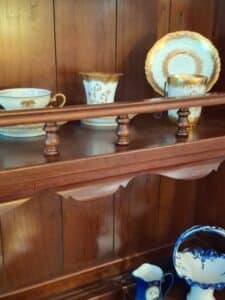 Gilt-Edged-Porcelain-Tea-Set