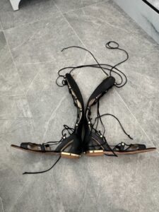 Giuseppe-Zanotti-Black-Leather-Lace-Up-Knee-High-Gladiator-Sandals