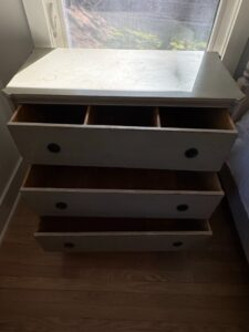 Gustavian-Style-Painted-Chest-of-Drawers-B-second-image