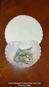 Heart-Shaped-Trinket-Box-with-Cat-Portrait