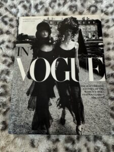 In-Vogue-The-Illustrated-History-of-the-Worlds-Most-Famous-Fashion-Magazine