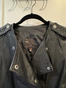 Joie-Black-Leather-Cropped-Moto-Jacket-second-image
