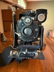 Kodak-No.-Folding-Brownie-Camera-second-image